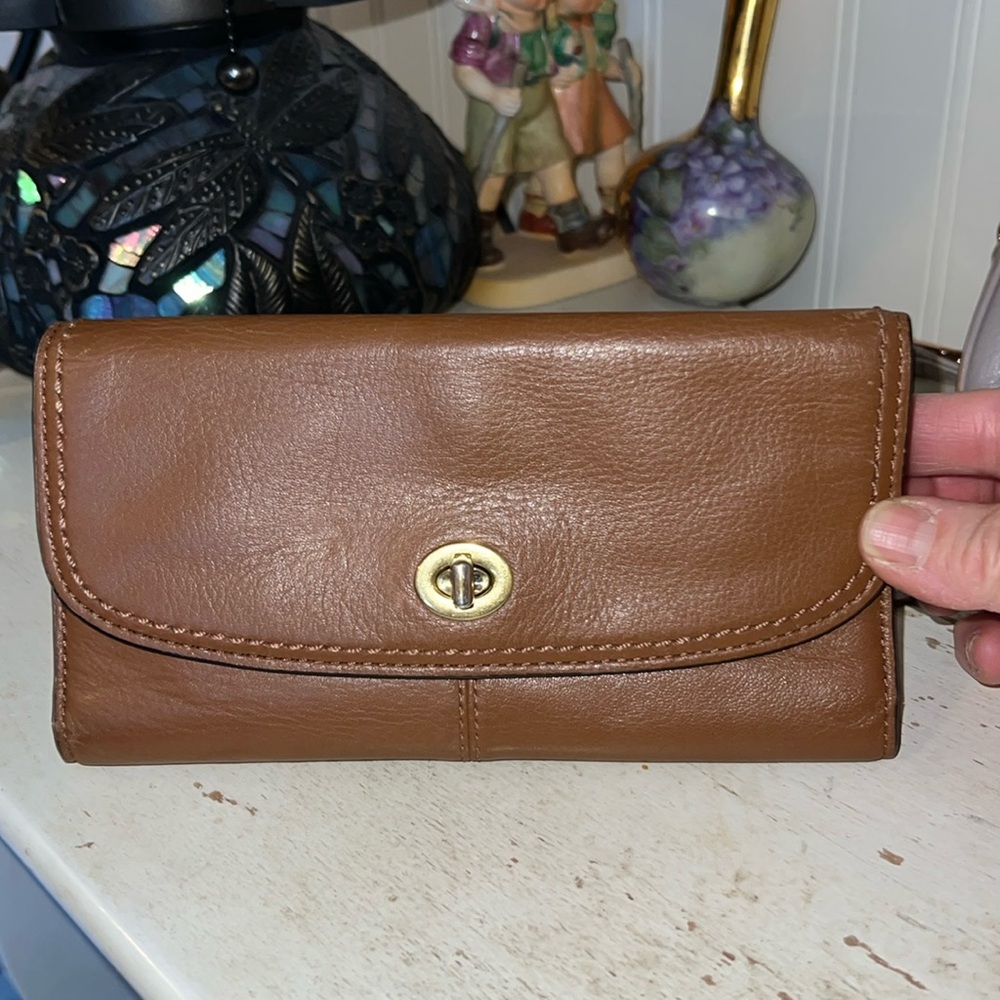 Coach leather locking wallet turnlock